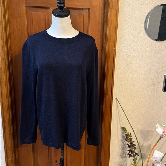 St. John Sweaters - PRICE FIRM St. John Dark Blue Sweater Size L